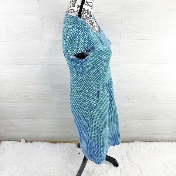 J. McLaughlin Crosshatch Scoop Neck Stretch Fit & Flare Midi Dress - Picture 3 of 10